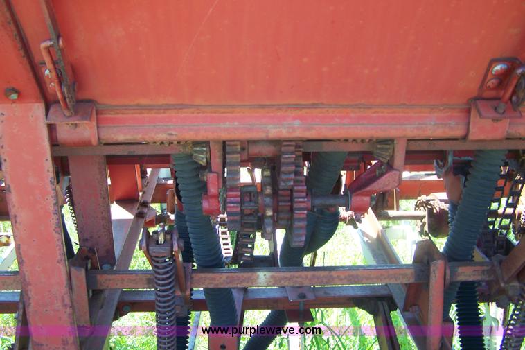 image for item C9254 IH 150 hoe drill