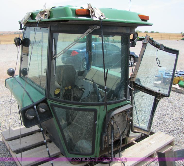 image for item C9505 John Deere 40 Series tractor cab