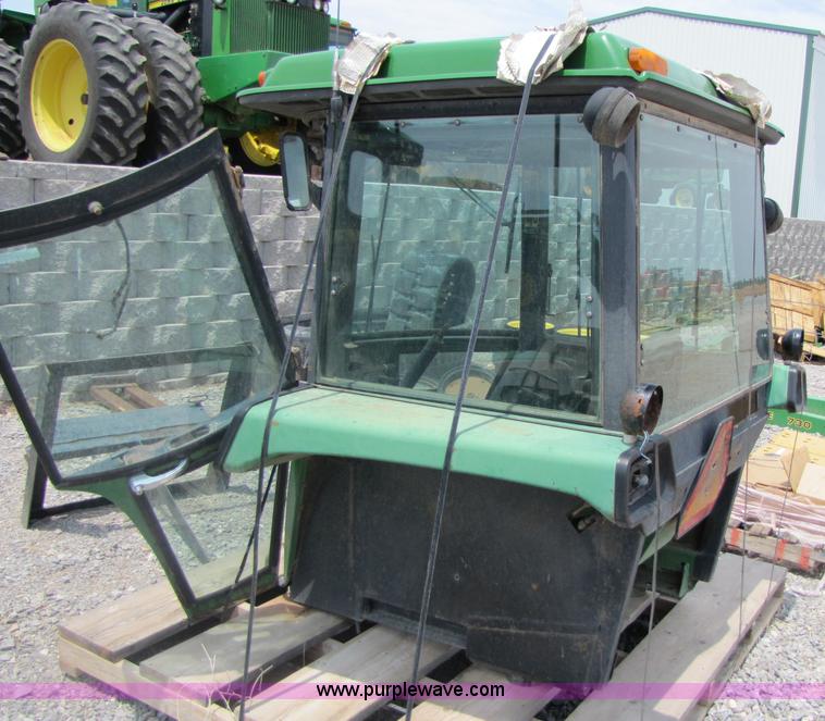 image for item C9505 John Deere 40 Series tractor cab