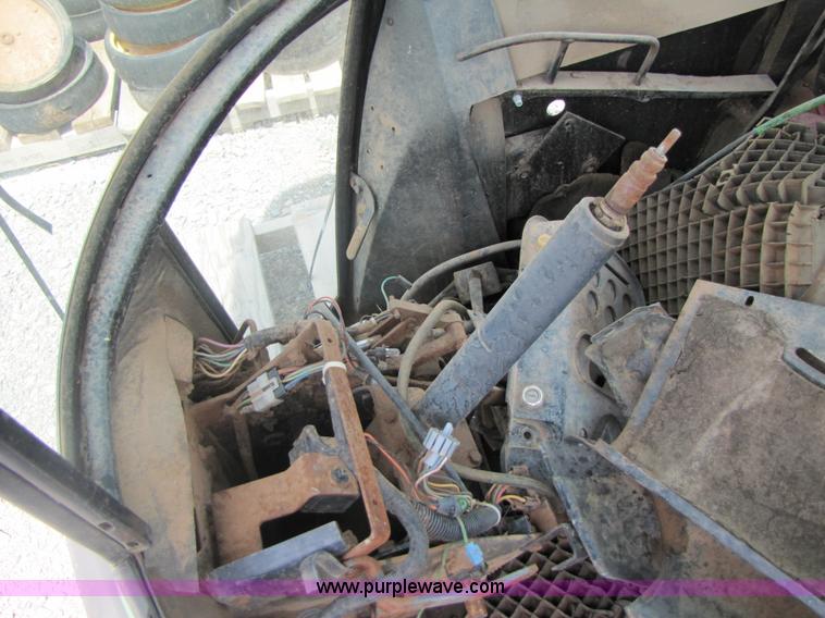 image for item C9505 John Deere 40 Series tractor cab