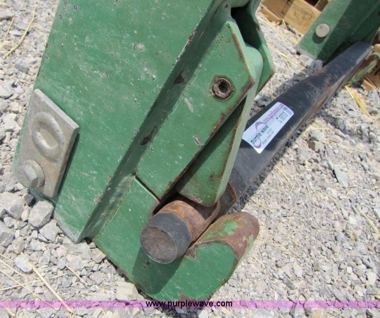 image for item C9510 John Deere Category 3 three point quick hitch