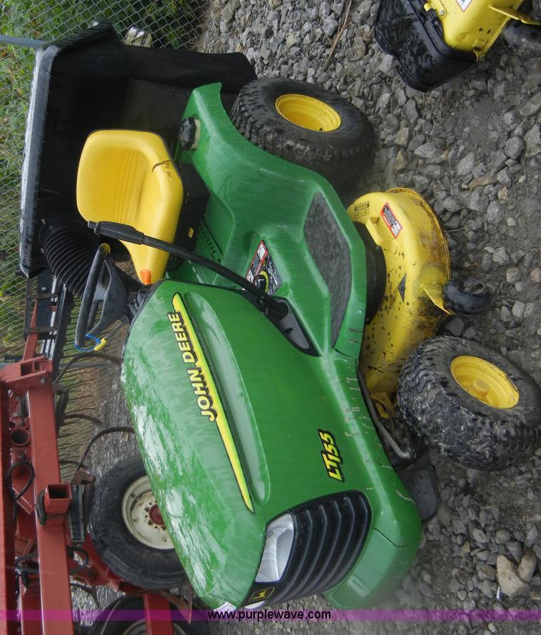 image for item D9672 John Deere LT155 lawn tractor with rear bagger