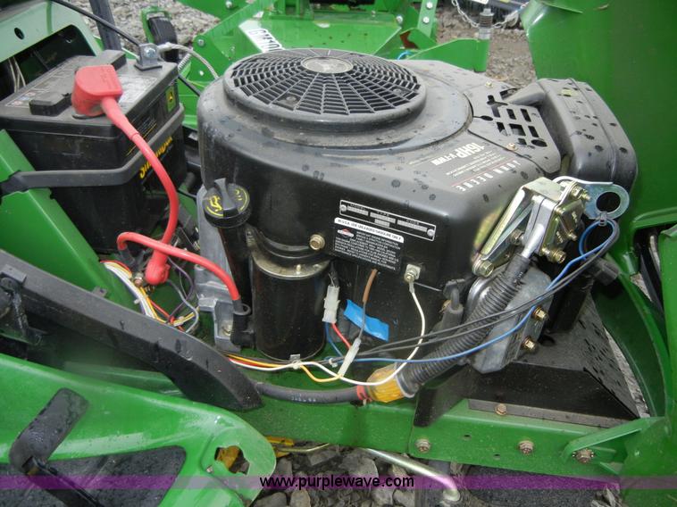 image for item D9673 John Deere LT166 lawn tractor