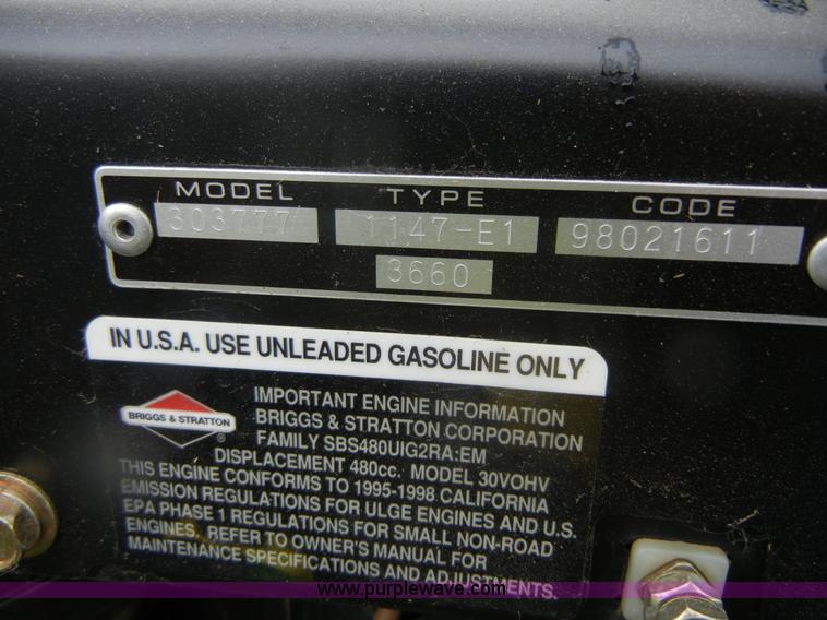 image for item D9673 John Deere LT166 lawn tractor