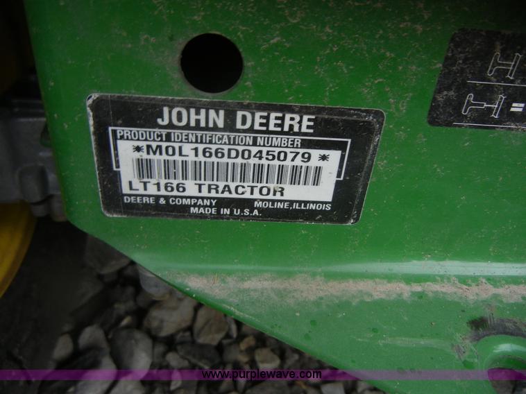 image for item D9673 John Deere LT166 lawn tractor