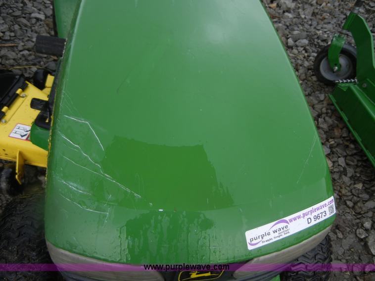 image for item D9673 John Deere LT166 lawn tractor