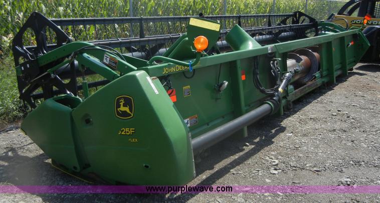 image for item D9680 John Deere 625F 25' flex head