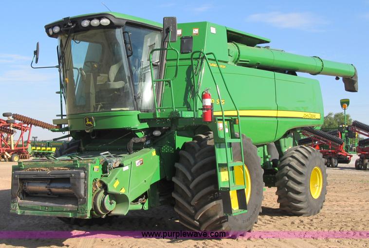 image for item J9751 2009 John Deere 9770 STS combine