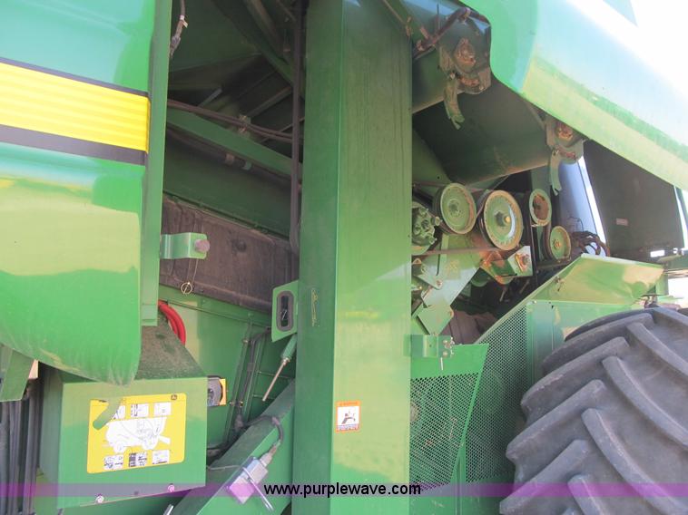 image for item J9751 2009 John Deere 9770 STS combine