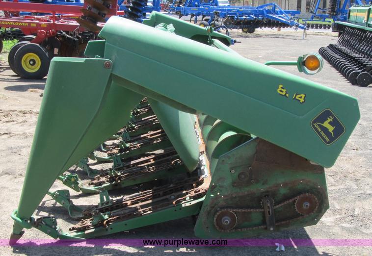 John Deere 894 eight row corn head in Olton, TX Item J9754 sold