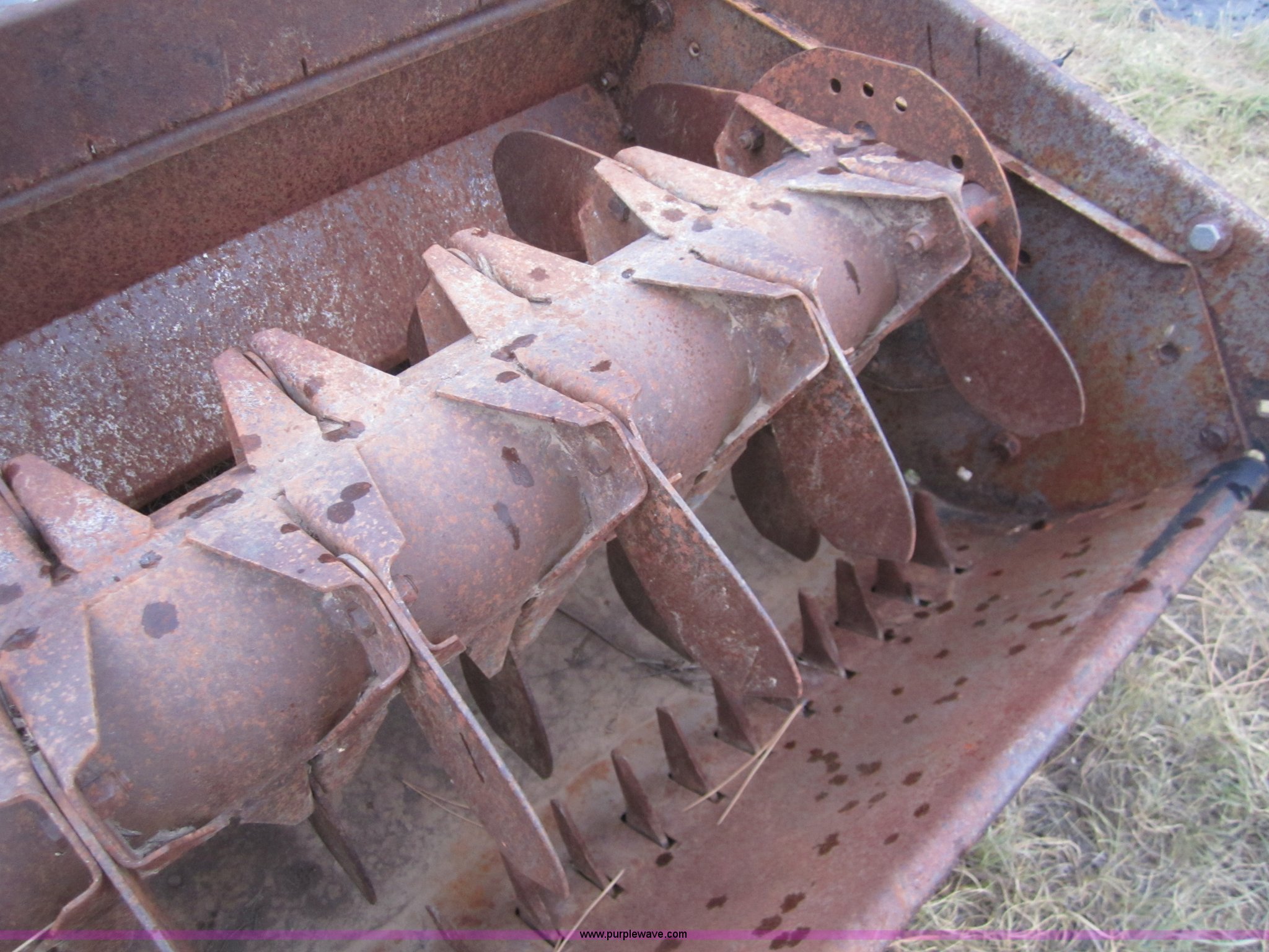 Gleaner L3 straw chopper in Jetmore, KS Item C9771 sold Purple Wave