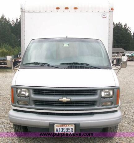 image for item A1196 2002 Chevrolet G3500 Express box van
