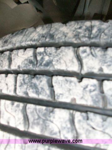 image for item A1196 2002 Chevrolet G3500 Express box van