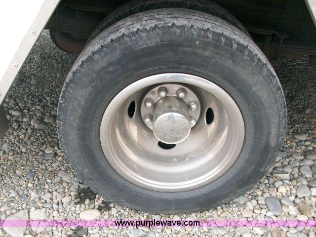 image for item A1196 2002 Chevrolet G3500 Express box van