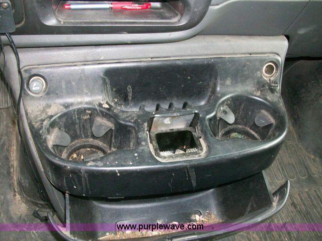 image for item A1196 2002 Chevrolet G3500 Express box van