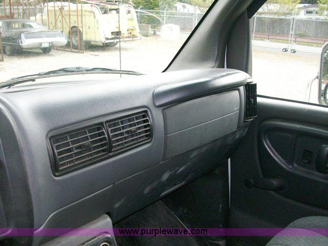 image for item A1196 2002 Chevrolet G3500 Express box van