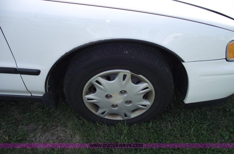 image for item A4017 1995 Honda Accord LX