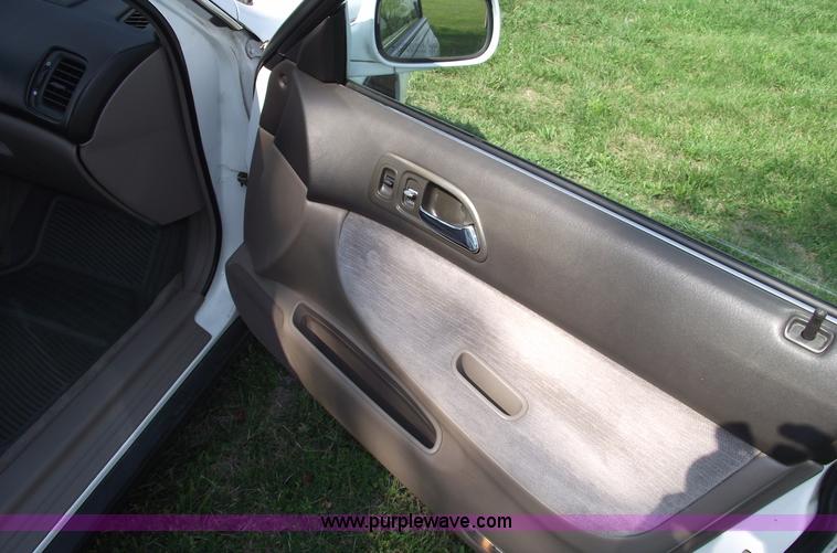 image for item A4017 1995 Honda Accord LX