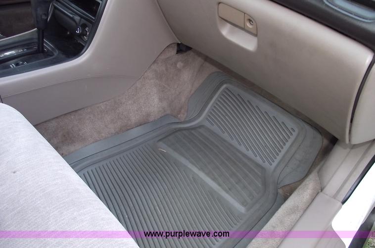 image for item A4017 1995 Honda Accord LX