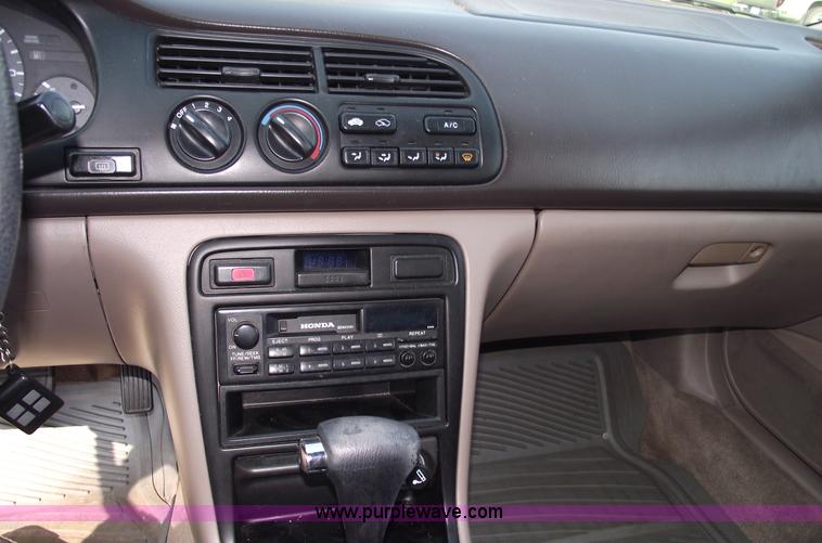 image for item A4017 1995 Honda Accord LX