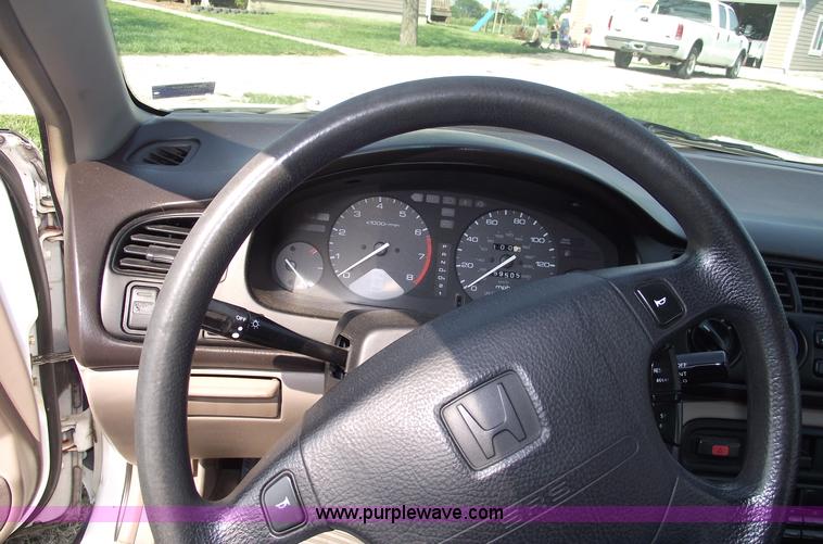 image for item A4017 1995 Honda Accord LX