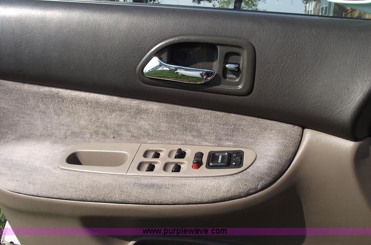 image for item A4017 1995 Honda Accord LX