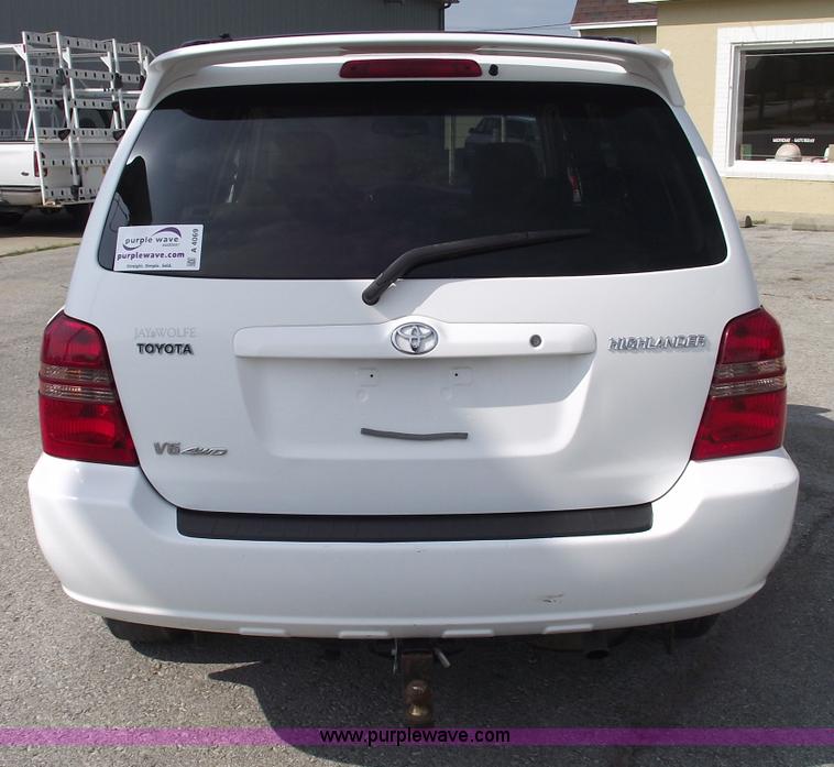 image for item A4069 2002 Toyota Highlander Limited SUV