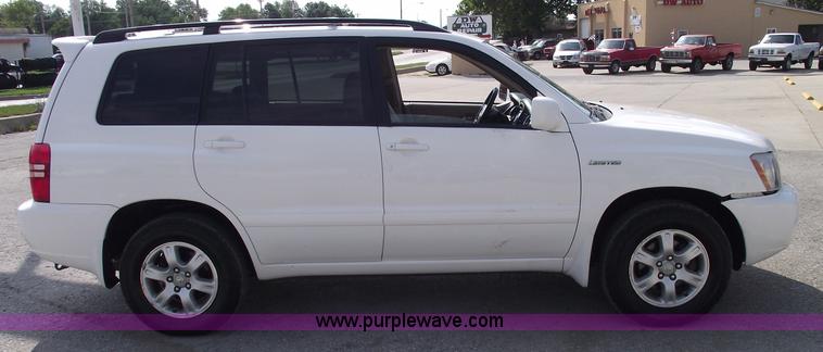 image for item A4069 2002 Toyota Highlander Limited SUV