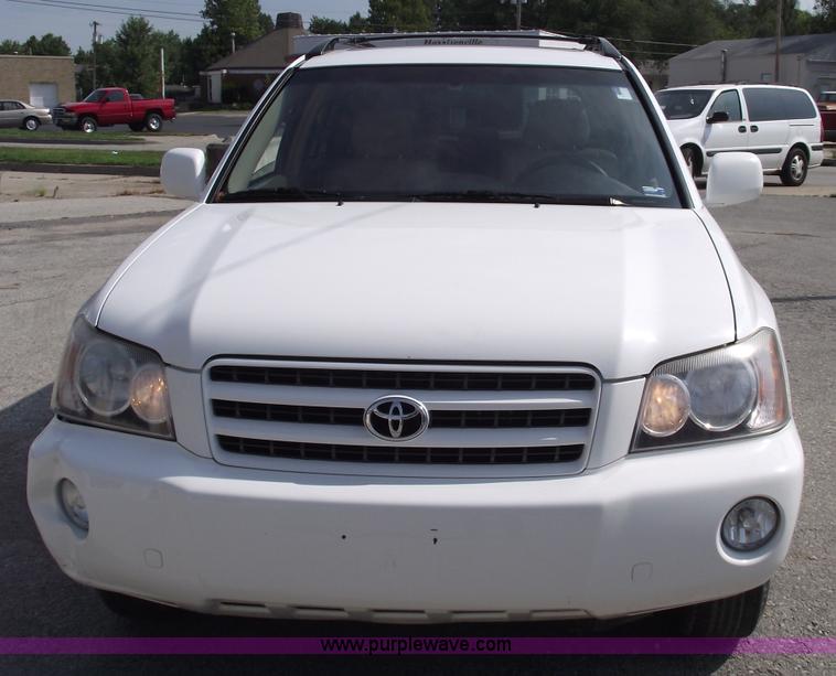 image for item A4069 2002 Toyota Highlander Limited SUV