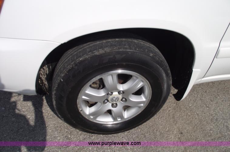 image for item A4069 2002 Toyota Highlander Limited SUV