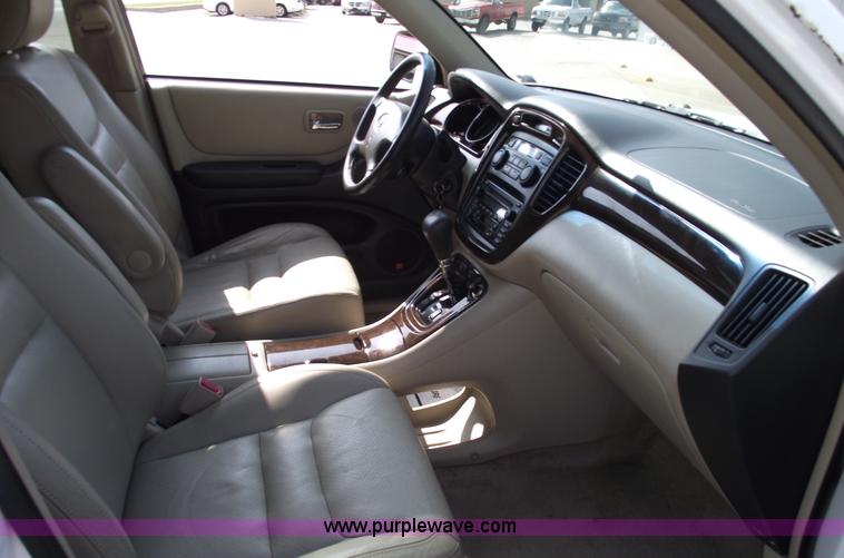 image for item A4069 2002 Toyota Highlander Limited SUV