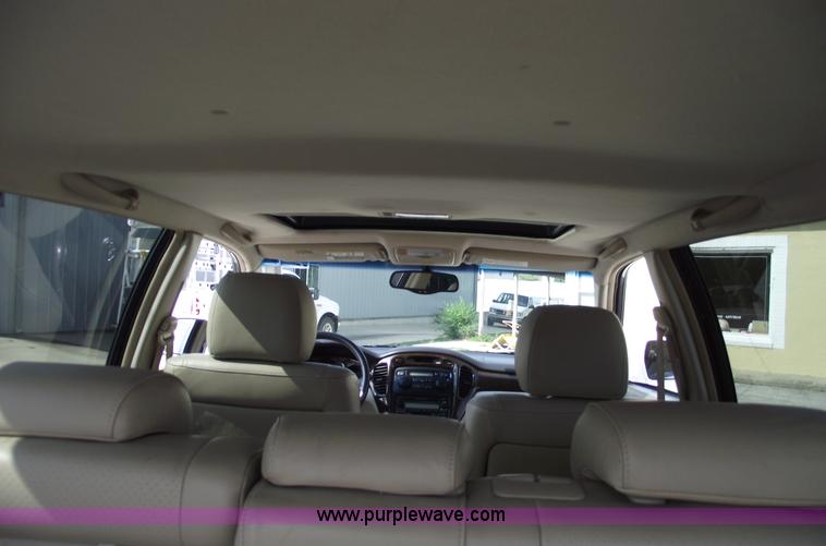 image for item A4069 2002 Toyota Highlander Limited SUV