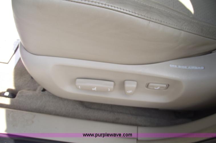 image for item A4069 2002 Toyota Highlander Limited SUV