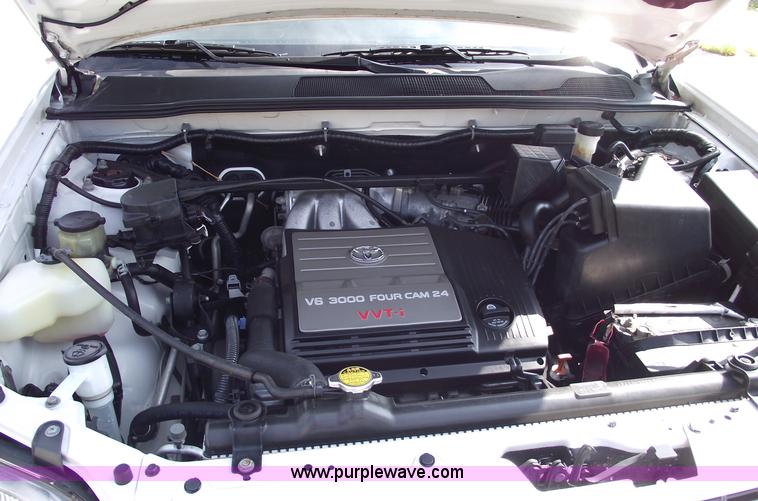 image for item A4069 2002 Toyota Highlander Limited SUV