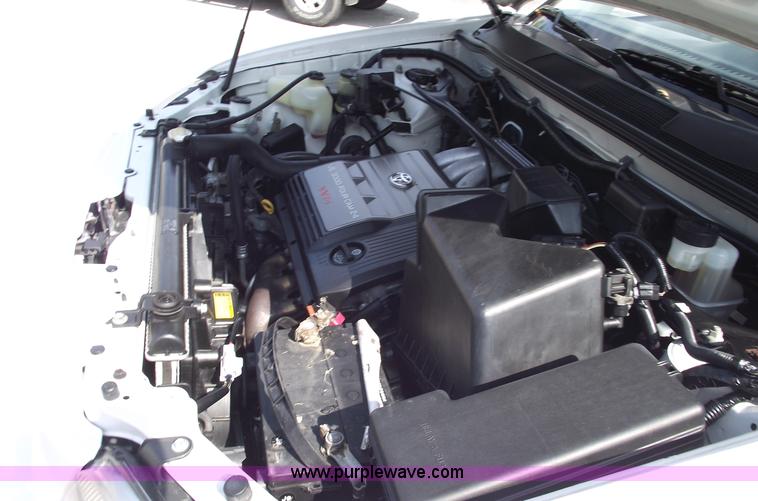 image for item A4069 2002 Toyota Highlander Limited SUV