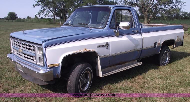image for item A4079 1987 Chevrolet Custom Deluxe 10 pickup truck