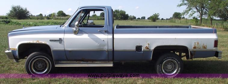 image for item A4079 1987 Chevrolet Custom Deluxe 10 pickup truck