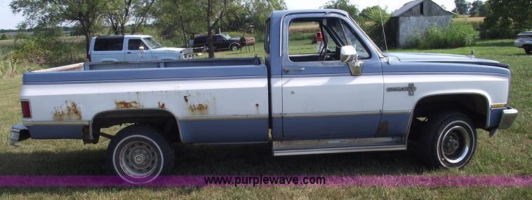 image for item A4079 1987 Chevrolet Custom Deluxe 10 pickup truck