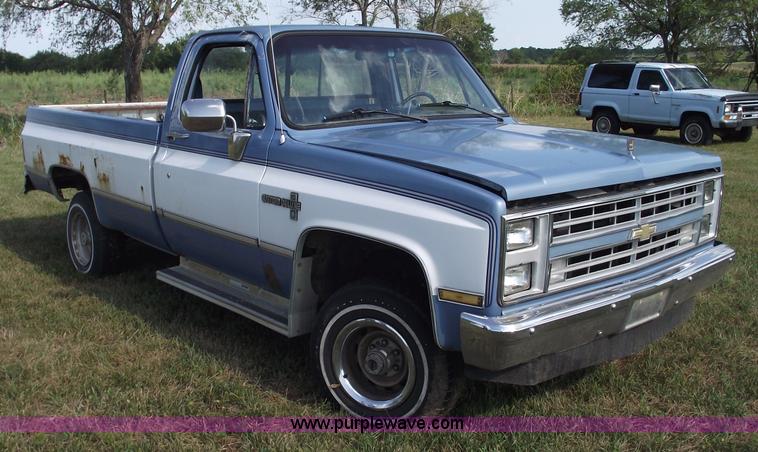 image for item A4079 1987 Chevrolet Custom Deluxe 10 pickup truck