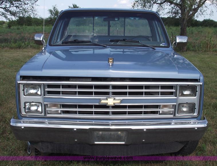 image for item A4079 1987 Chevrolet Custom Deluxe 10 pickup truck