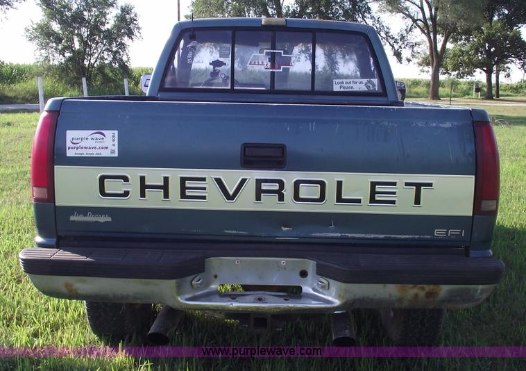 image for item A4084 1990 Chevrolet 1500 pickup truck