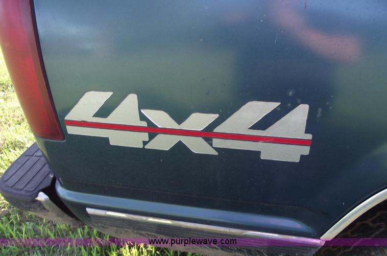 image for item A4084 1990 Chevrolet 1500 pickup truck