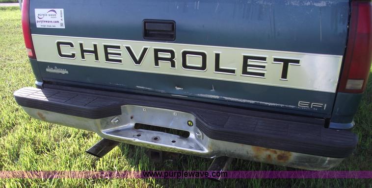 image for item A4084 1990 Chevrolet 1500 pickup truck