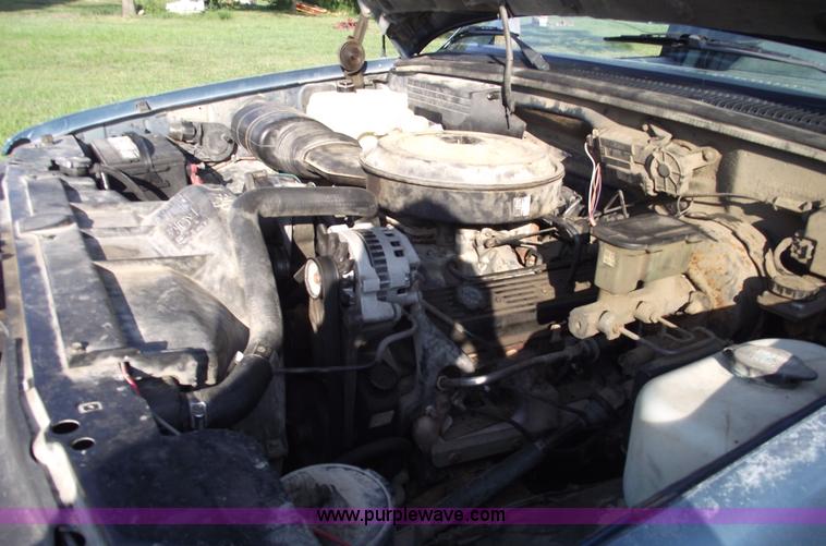 image for item A4084 1990 Chevrolet 1500 pickup truck