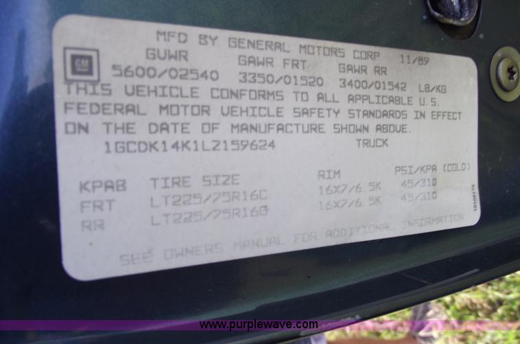 image for item A4084 1990 Chevrolet 1500 pickup truck