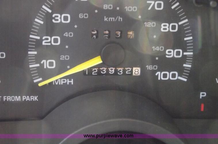 image for item A4085 1995 GMC Safari van