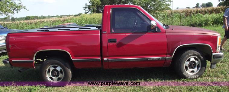 image for item A4086 1991 GMC Sierra 1500 SLE pickup truck