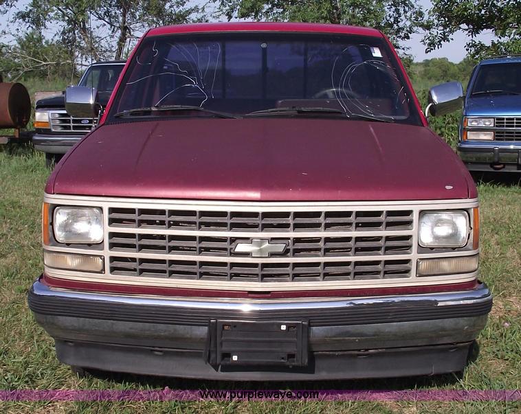 image for item A4086 1991 GMC Sierra 1500 SLE pickup truck