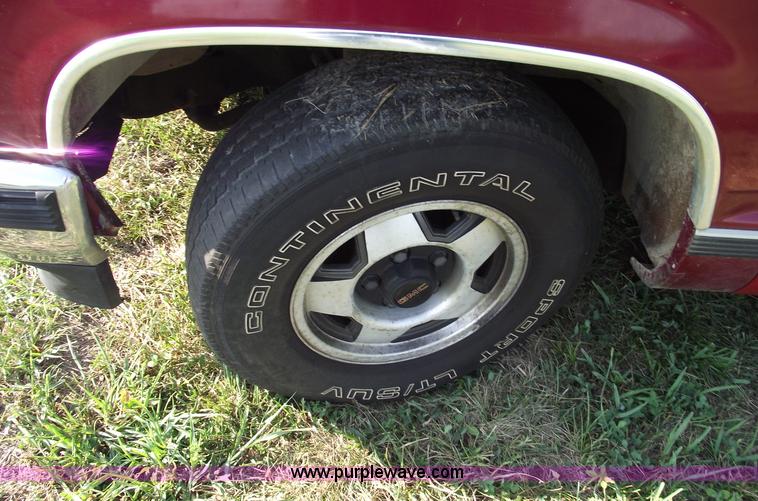 image for item A4086 1991 GMC Sierra 1500 SLE pickup truck