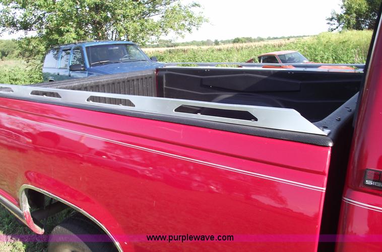 image for item A4086 1991 GMC Sierra 1500 SLE pickup truck
